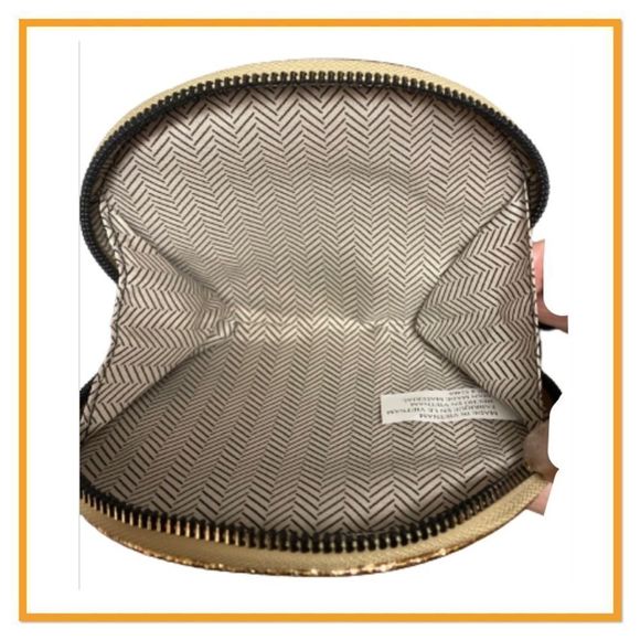 No Boundaries Gold With A Pink Star Clutch - Picture 5 of 5